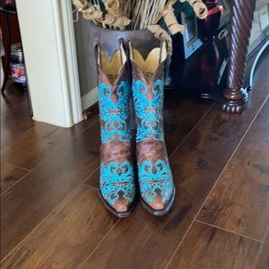 Women’s corral cowboy boots